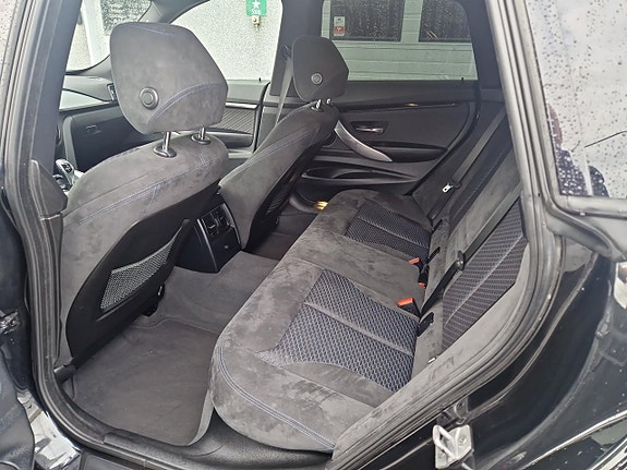 BMW 340i 16 of 27