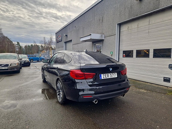 BMW 340i 7 of 27