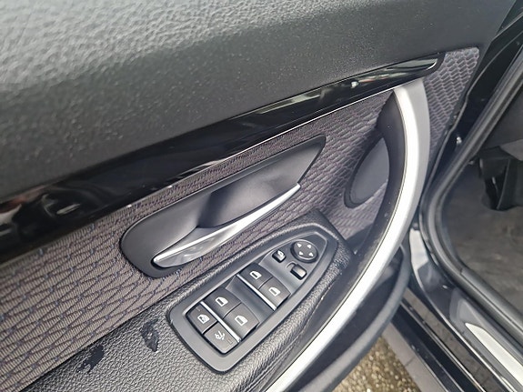 BMW 340i 15 of 27
