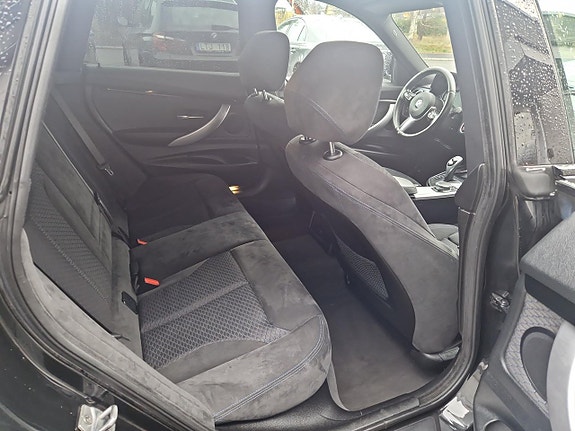 BMW 340i 18 of 27