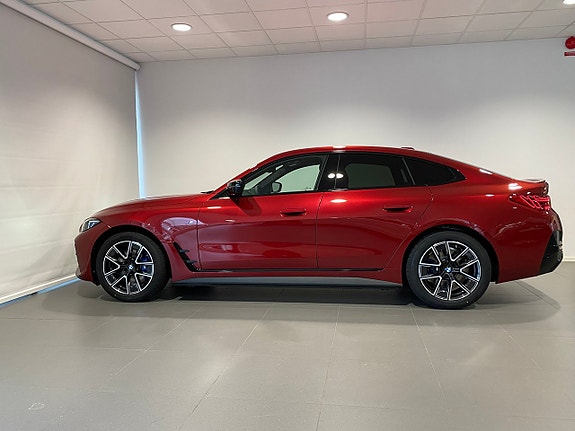 BMW i4 2 of 5
