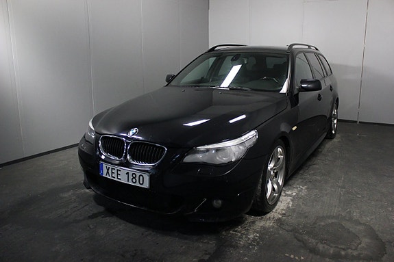 BMW 523i 2 of 5