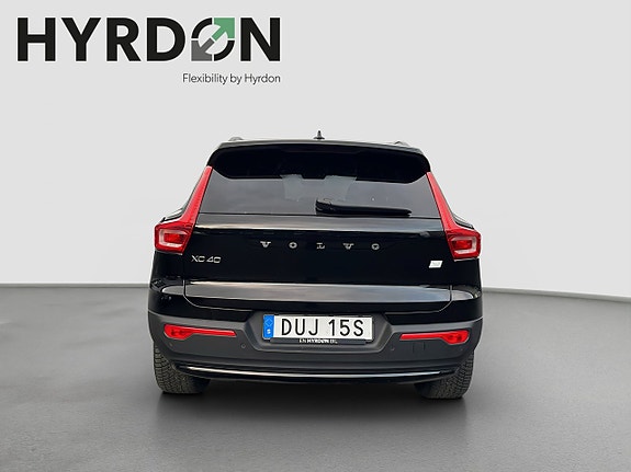 Volvo XC40 5 of 18