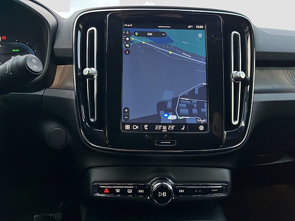 Volvo XC40 13 of 18