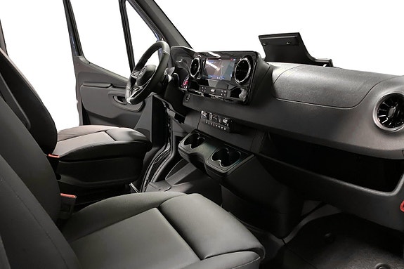 Mercedes-Benz Sprinter 319 11 of 18