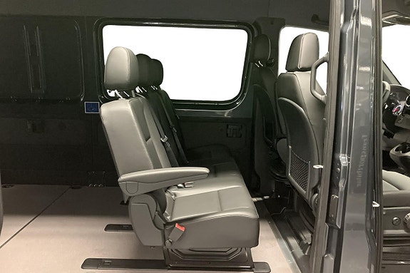 Mercedes-Benz Sprinter 319 15 of 18