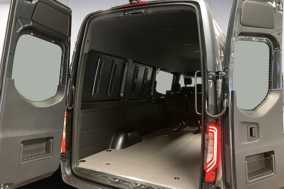 Mercedes-Benz Sprinter 319 16 of 18