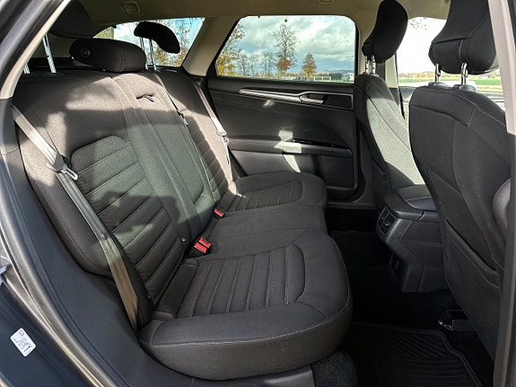 Ford Mondeo 12 of 17