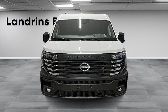 Nissan Interstar 2 of 5
