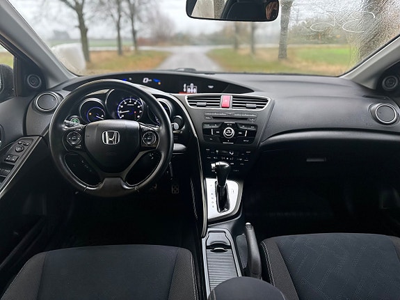 Honda Civic 10 of 17
