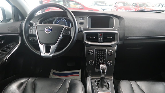 Volvo V40 11 of 18