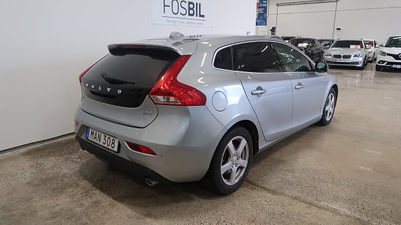 Volvo V40 4 of 5