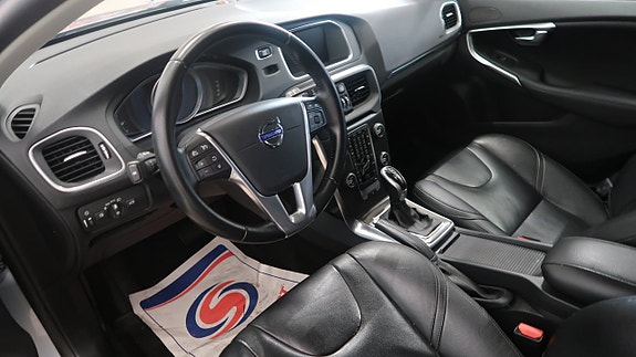 Volvo V40 9 of 18