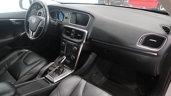 Volvo V40 10 of 18