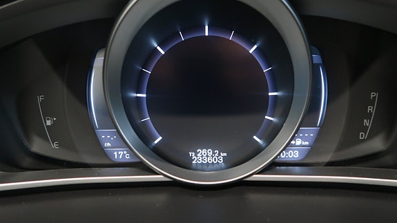 Volvo V40 13 of 18