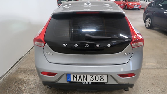 Volvo V40 5 of 5