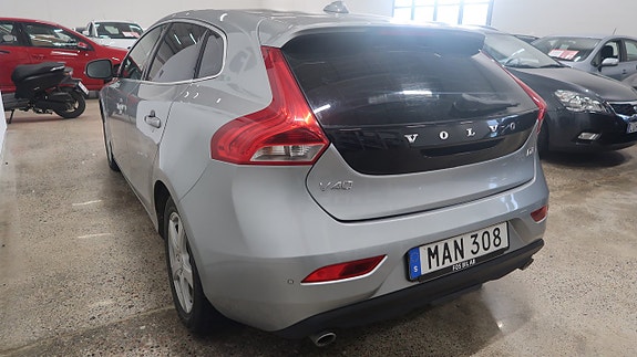 Volvo V40 6 of 18