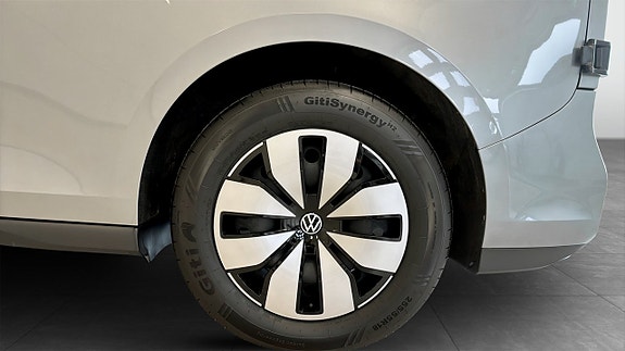 Volkswagen ID. Buzz 7 of 13