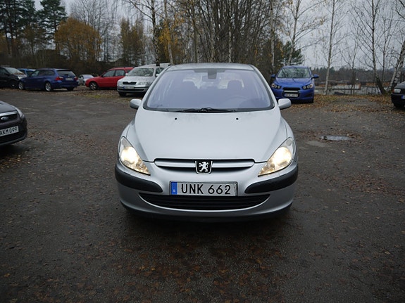 Peugeot 307 2 of 14