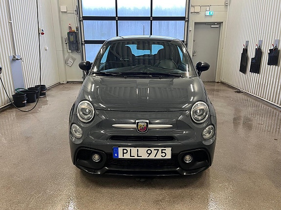 Abarth 595 2 of 5