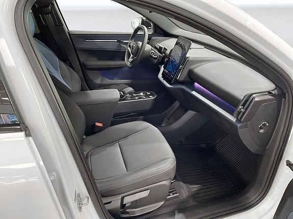 Volvo EX30 17 of 24