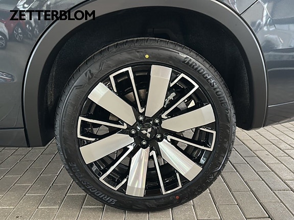 Mitsubishi Outlander 13 of 23