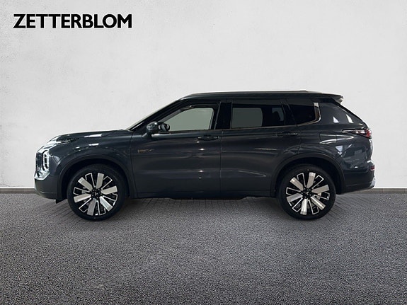 Mitsubishi Outlander 2 of 23