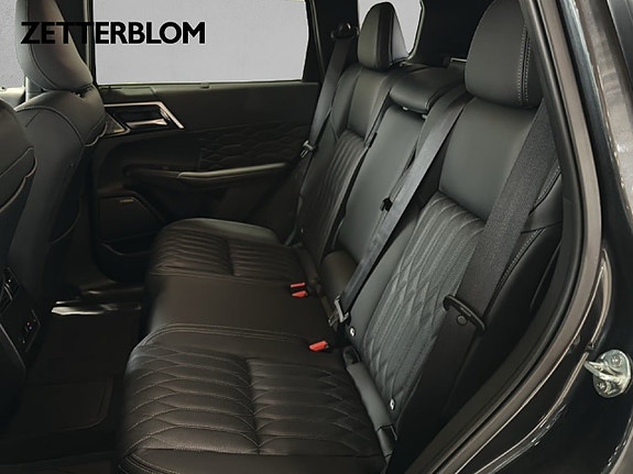 Mitsubishi Outlander 9 of 23
