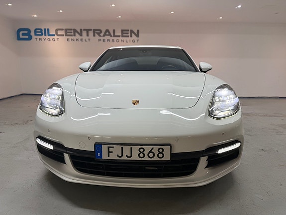 Porsche Panamera 4 of 5