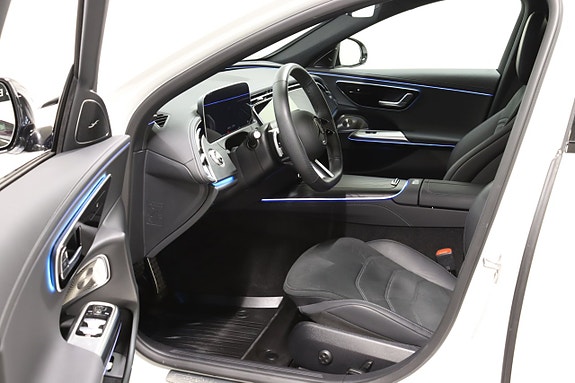 Mercedes-Benz E220 10 of 24