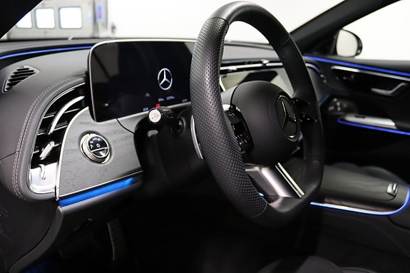 Mercedes-Benz E220 21 of 24