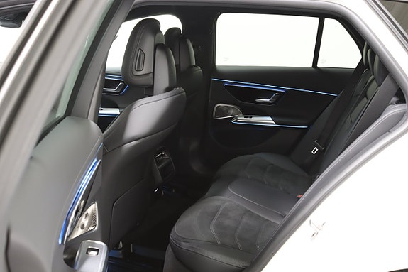 Mercedes-Benz E220 11 of 24