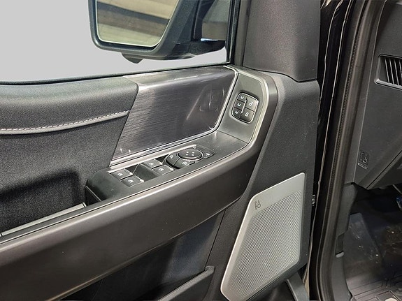 Ford F-150 8 of 21