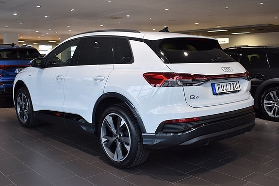Audi Q4 e-tron 3 of 5