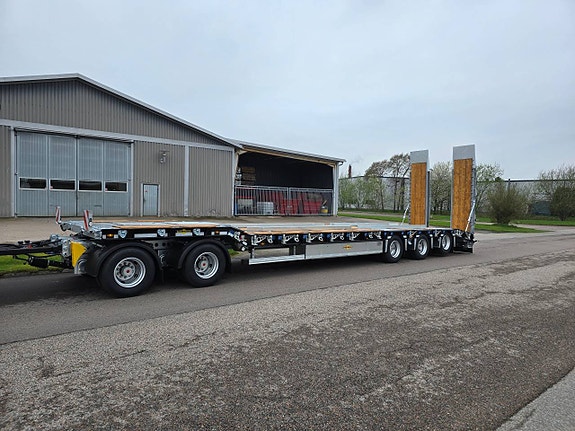 Humbaur 5-axlad maskinsläp STD 88 cm högt SVART