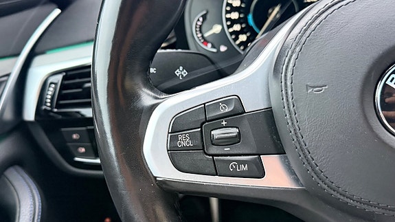 BMW 530e 13 of 30