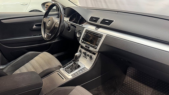 Volkswagen CC 10 of 19