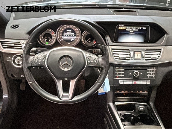 Mercedes-Benz E350 10 of 16