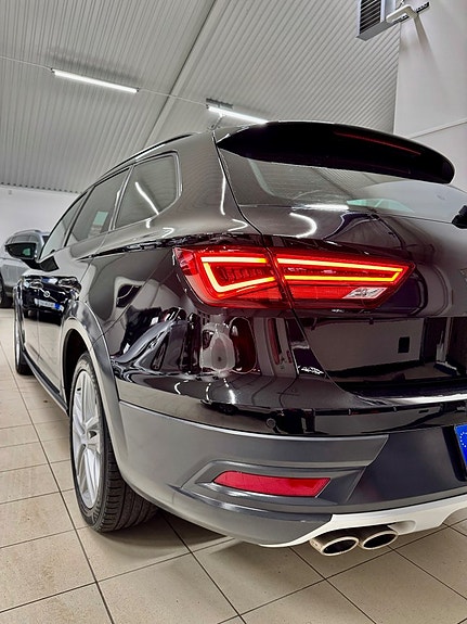 Seat Leon 9 of 17