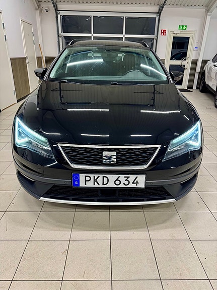 Seat Leon 2 of 5