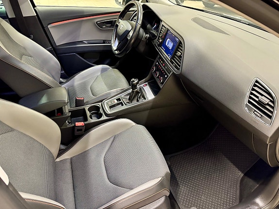 Seat Leon 3 of 5