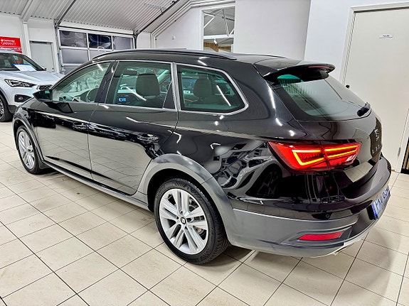 Seat Leon 10 of 17