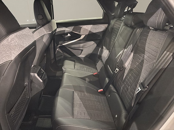 Peugeot 3008 12 of 16