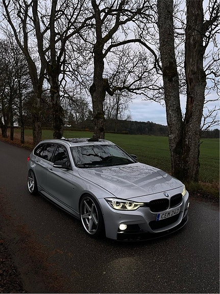 BMW 330d 2 of 5