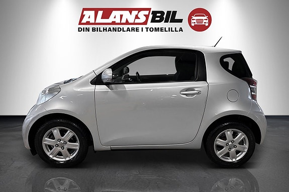 Toyota IQ 3 of 5
