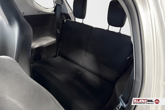 Toyota IQ 6 of 10