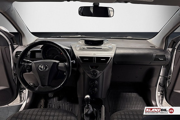 Toyota IQ 10 of 10