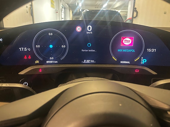 Porsche Taycan Turbo 10 of 13