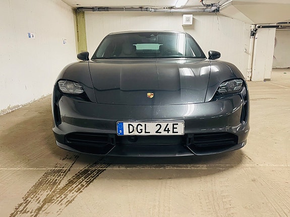 Porsche Taycan Turbo 4 of 13