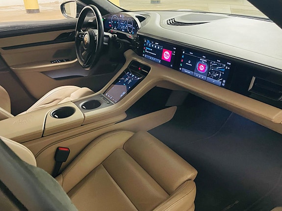Porsche Taycan Turbo 6 of 13